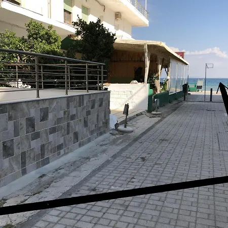 Apartament Time Peraía